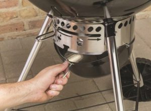 cendrier-barbecue-weber-master-touch