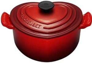 https://www.electroguide.com/wp-content/uploads/2020/06/le-creuset-cocotte-en-fonte-maille-en-forme-de-cur-18-cm-compatible-avec-toutes-sources-de-chaleur-induction-incluse-cerise-300x206.jpg