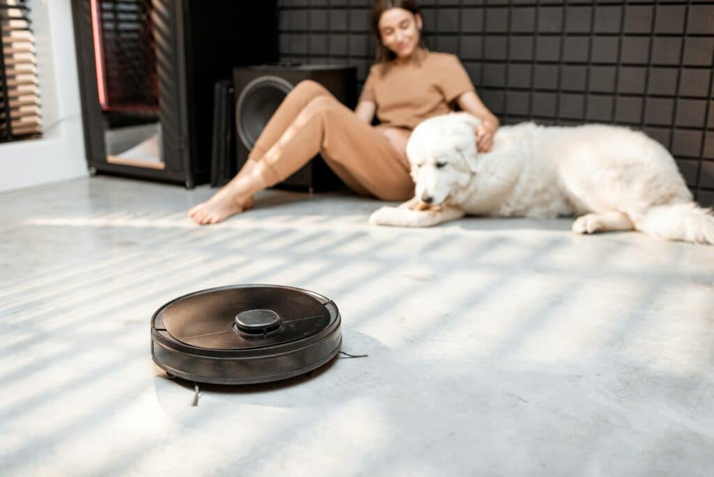 Robot vacuum cleaner cleans at home