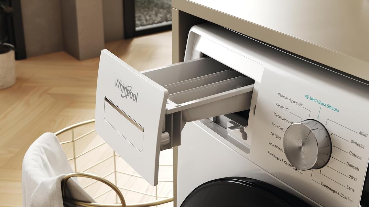 Un lave-linge de la marque Whirlpool